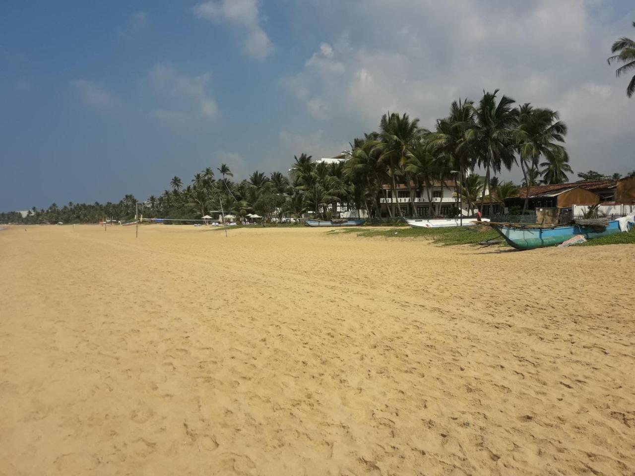 Sea Front Hikkaduwa Hotel Kültér fotó